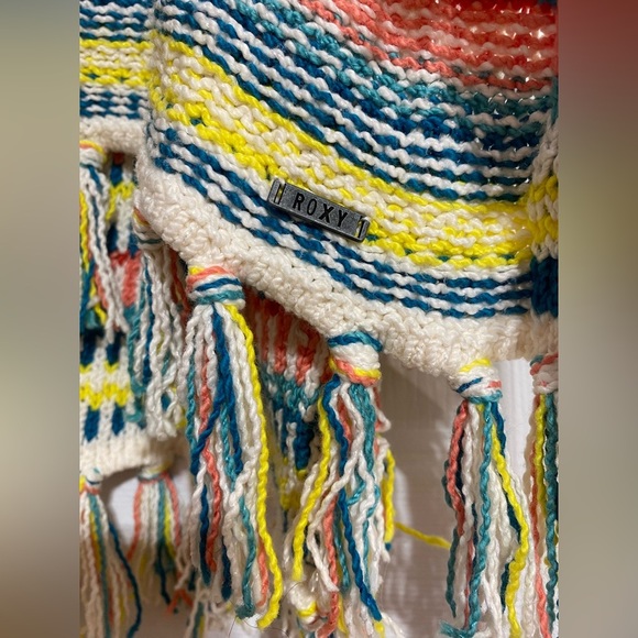 Roxy Knit Serene Morning Fringed High Low Colourful Coastal Poncho Medium/Large - Picture 12 of 15